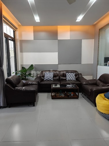 SÁT MẶT TIỀN TRẦN NÃO,NHÀ ĐẸP,SÂN ĐẬU XE HƠI,NGANG 7,5M