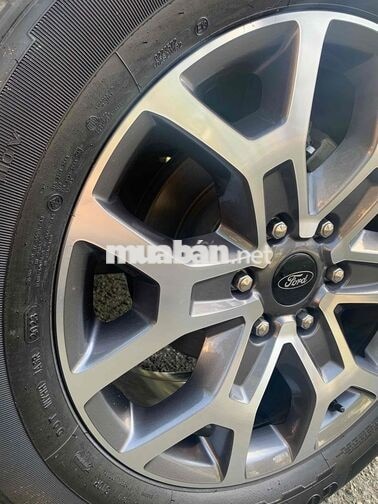 Ford Everest 2023 Titanium+ 2.0 AT 4x4 - 28700 km