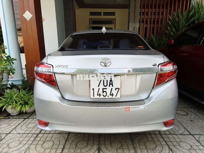 Toyota Vios Số sàn Bạc Zin 92%