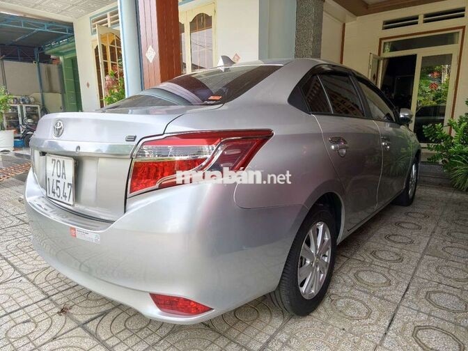 Toyota Vios Số sàn Bạc Zin 92%