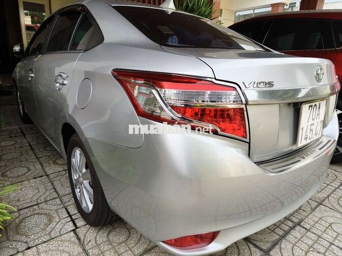 Toyota Vios Số sàn Bạc Zin 92%