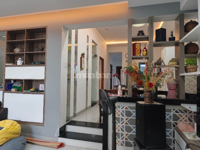 SÁT MẶT TIỀN TRẦN NÃO,NHÀ ĐẸP,SÂN ĐẬU XE HƠI,NGANG 7,5M