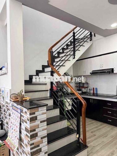 Nhà Có Phòng Ngủ Tầng Trệt, Hem ô tô 6m, Đường Bình Thành