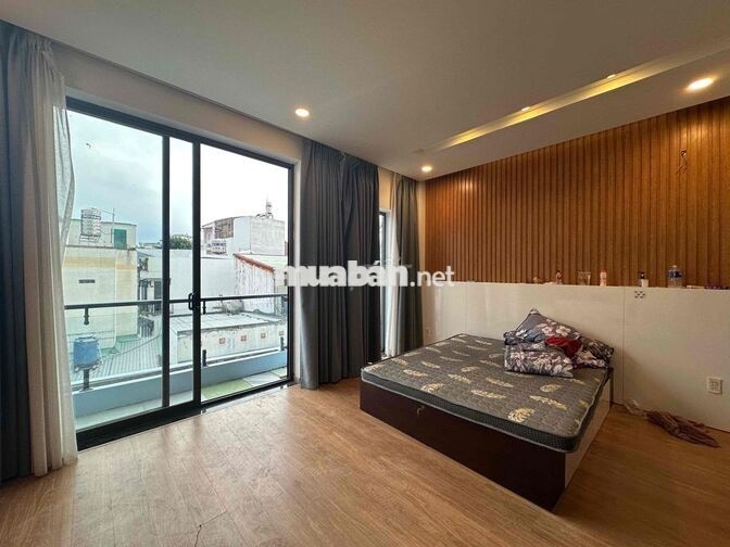 Ban Công Lớn Giá Rẻ Ngay Nguyễn Gia Trí Full Nội Thất Máy Giặt Riêng