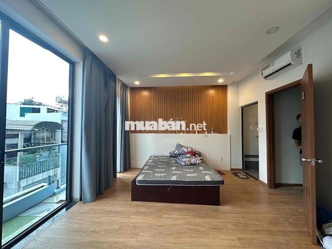 Ban Công Lớn Giá Rẻ Ngay Nguyễn Gia Trí Full Nội Thất Máy Giặt Riêng