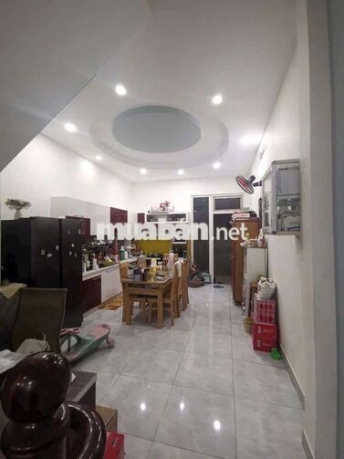 nhà hướng Tây.có điện 3 pha.gần kdc Vĩnh Lộc 