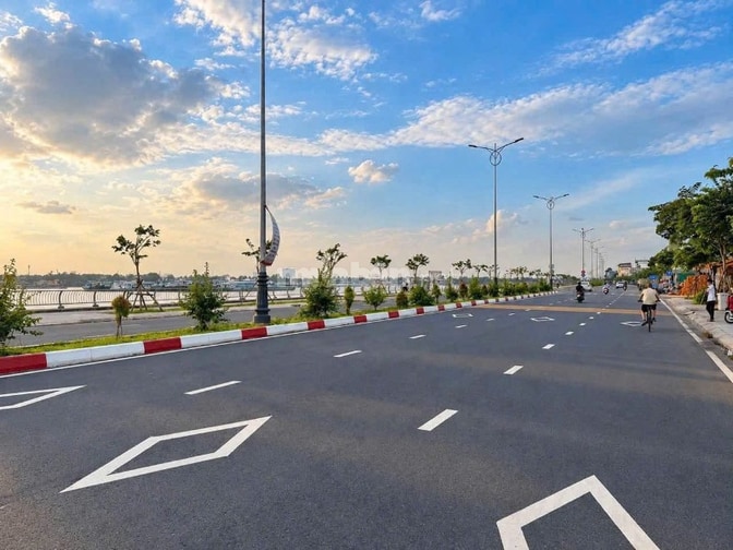 Bán đất bờ kè Bửu Long đường ven sông 120m2 ngang 7,6m giá 9,5 tỷ 
