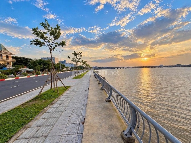 Bán đất bờ kè Bửu Long đường ven sông 120m2 ngang 7,6m giá 9,5 tỷ 