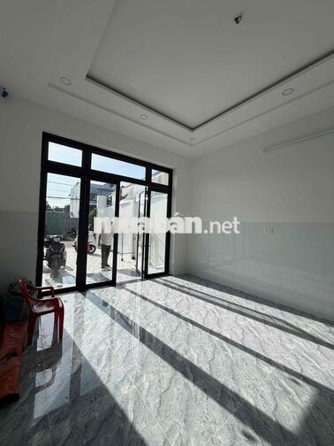 Cho thuê nhà sân đậu ô tô bà điêm