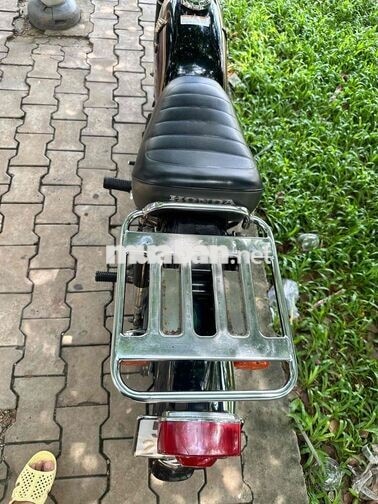Honda CD90 màu Đen