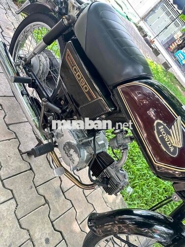 Honda CD90 màu Đen