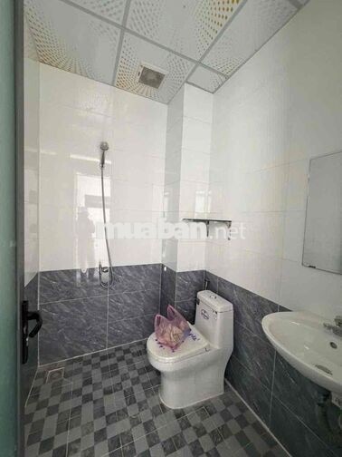 cho Thuê Nhà Bà Điểm Có Sân Đậu Xe Hơi