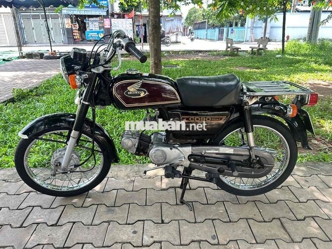 Honda CD90 màu Đen