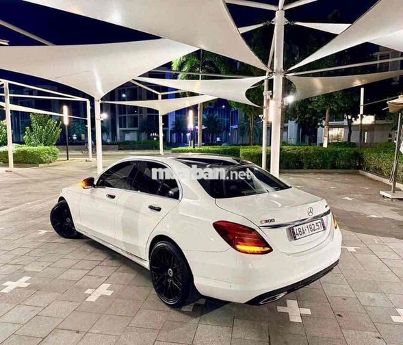 Mercedes C200 2017 Sedan Trắng 102.000 km