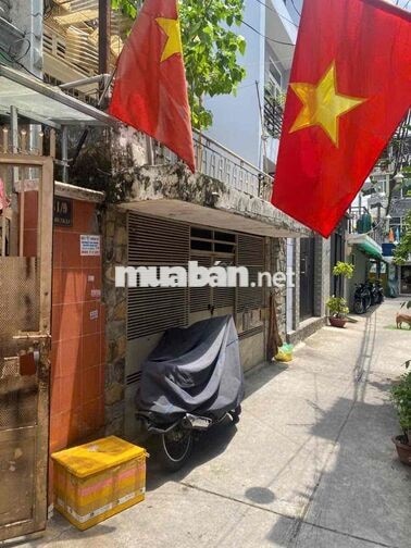Nhà bán ở Quận 4 vị trí thuận lợi