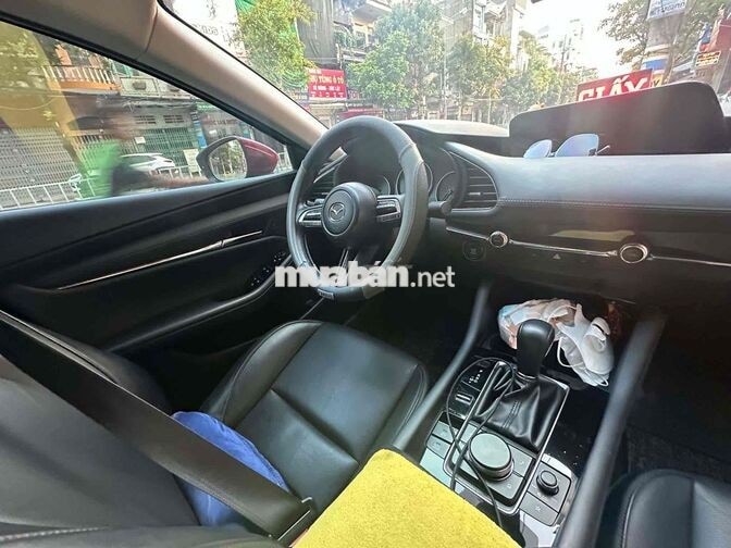 Mazda Mazda 3 Luxury 2023 Đỏ 28000 km