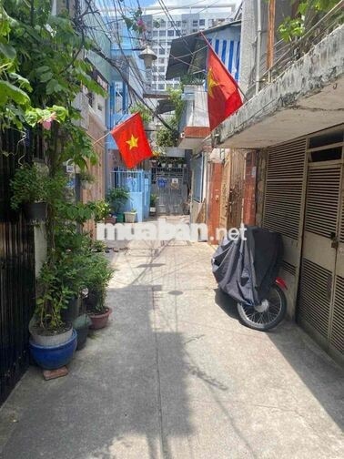 Nhà bán ở Quận 4 vị trí thuận lợi