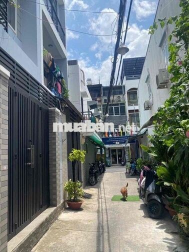Nhà bán ở Quận 4 vị trí thuận lợi
