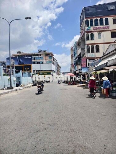 Bán nhà mặt tiền chợ lớn quận 5