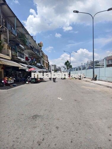 Bán nhà mặt tiền chợ lớn quận 5
