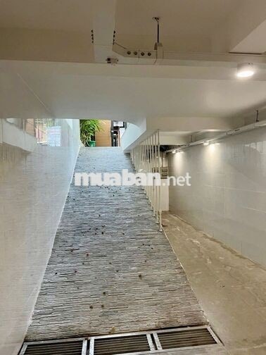 CHO THUÊ MẶT BẰNG MỚI NGANG 5M TRUNG TÂM TÂN ĐỊNH Q1 • 150M2