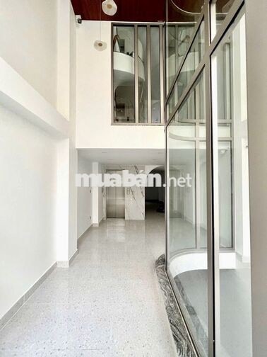 CHO THUÊ MẶT BẰNG MỚI NGANG 5M TRUNG TÂM TÂN ĐỊNH Q1 • 150M2