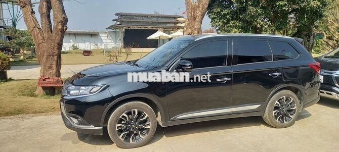 Mitsubishi Outlander 2022 màu Đen