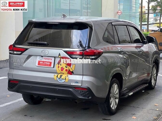Toyota Innova Cross 2024 2.0V 20.000 km Bạc