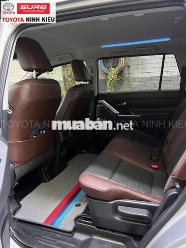 Toyota Innova Cross 2024 2.0V 20.000 km Bạc