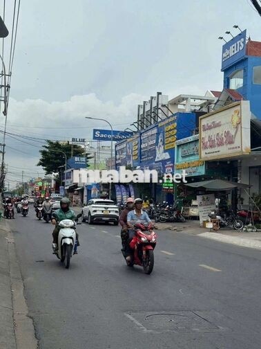 nhà mặt tiền đường kinh doanh tự do