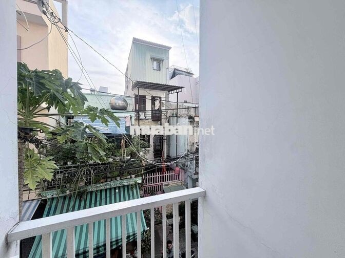 Căn Stu Ban Công FullNT Vị Trí Trung Tâm Giáp Q1 Và Phú Nhuận
