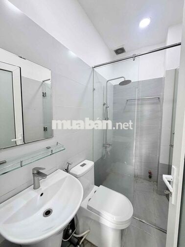 Căn Stu Ban Công FullNT Vị Trí Trung Tâm Giáp Q1 Và Phú Nhuận