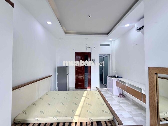 Căn Stu Ban Công FullNT Vị Trí Trung Tâm Giáp Q1 Và Phú Nhuận