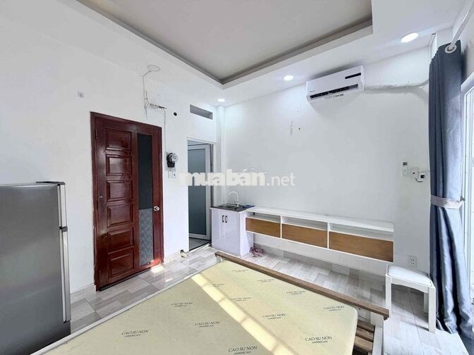 Căn Stu Ban Công FullNT Vị Trí Trung Tâm Giáp Q1 Và Phú Nhuận