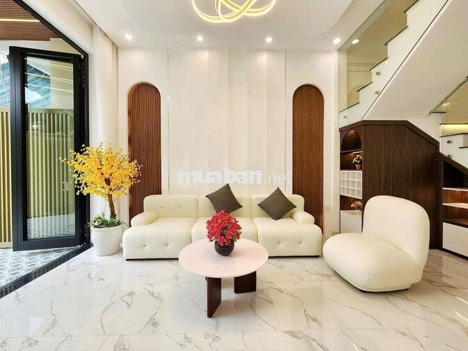 Định cư nước ngoài nên bán lại nhà gần Văn Miếu Trấn Biên. Giá 1ty850