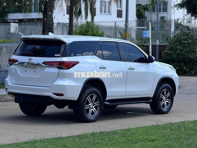 Xe Toyota Fortuner máy dầu 4x2 AT 2025