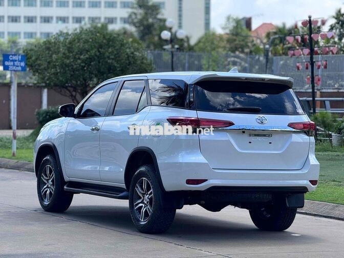 Xe Toyota Fortuner máy dầu 4x2 AT 2025