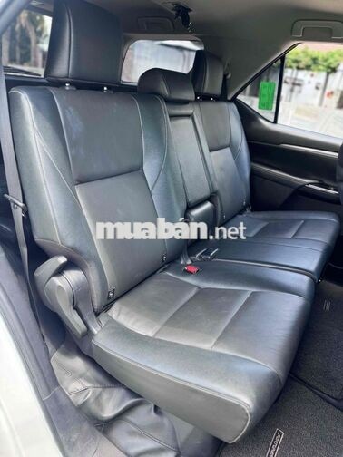 Xe Toyota Fortuner máy dầu 4x2 AT 2025