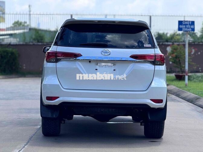 Xe Toyota Fortuner máy dầu 4x2 AT 2025