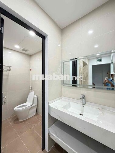 Nhà mới ngõ 80 Trung Kính - DT 75M x 4 Tầng 1 Hầm Thông sàn, Thang Máy