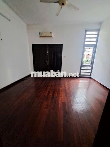 Cho thuê nhà ngõ 40 Trung Kính - DT 70m2 x 5 tầng đường rộng có hè