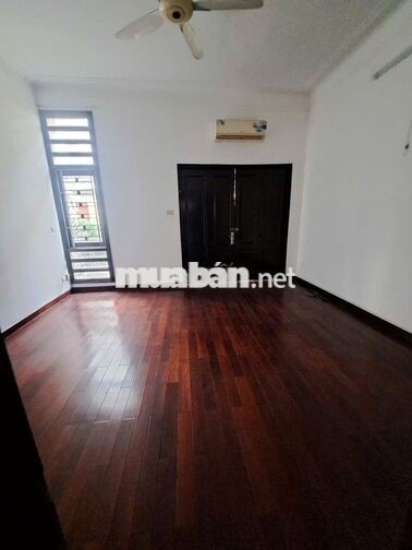 Cho thuê nhà ngõ 40 Trung Kính - DT 70m2 x 5 tầng đường rộng có hè