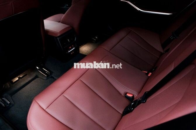 BMW 320i Sportline LCI 2024 Xám nội thất Đỏ