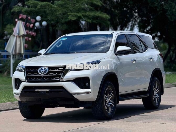 Xe Toyota Fortuner máy dầu 4x2 AT 2025