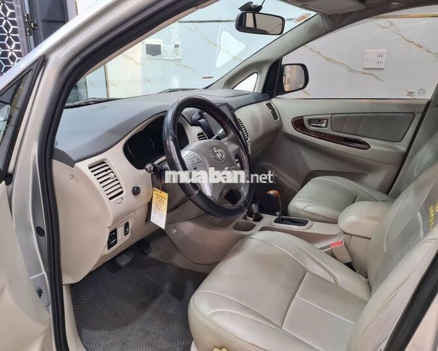 TOYOTA INNOVA 2012 V TỰ ĐỘNG BẢN VAO CẤP 7 CHỖ