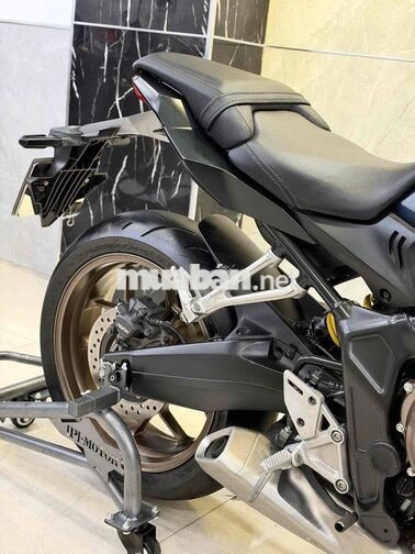 Honda CB650R 2021 màu Xanh