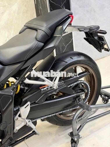 Honda CB650R 2021 màu Xanh