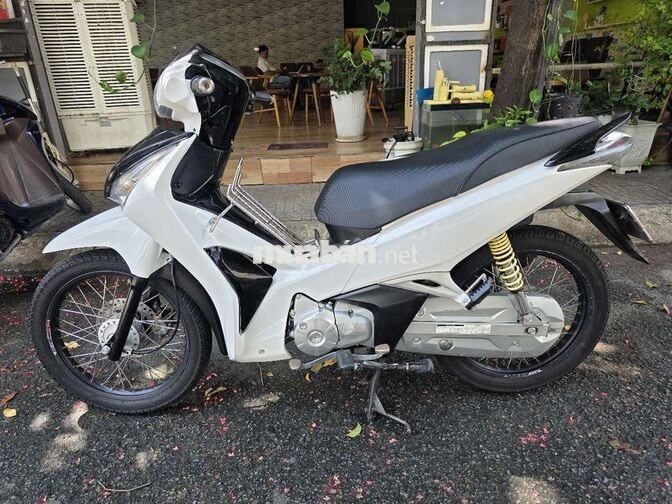 HONDA FUTURE FI 2012 TRẮNG ĐEN