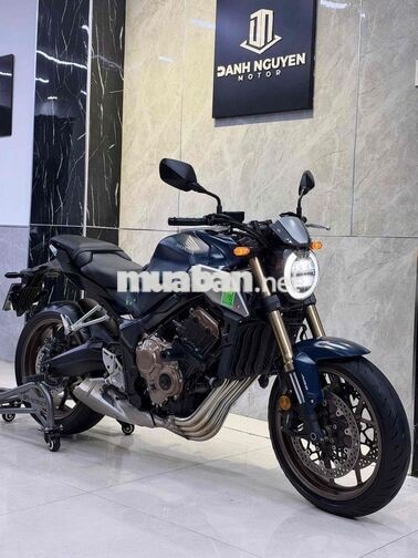 Honda CB650R 2021 màu Xanh
