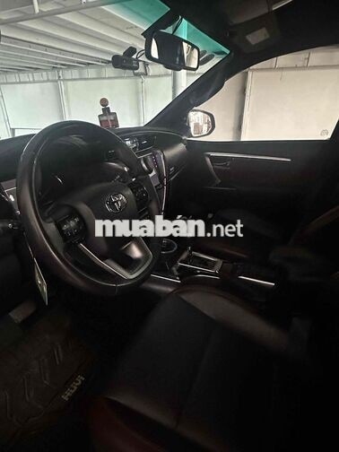 TOYOTA FORTUNER 2024 LEGENDER ĐEN